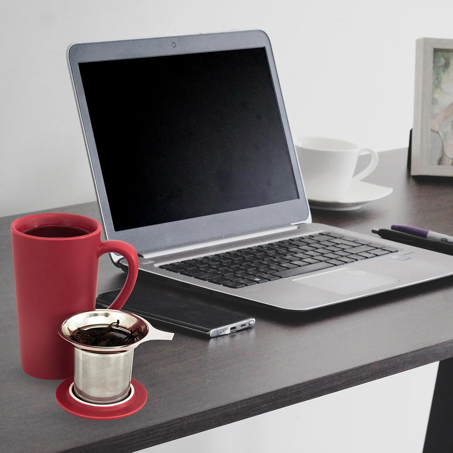 Tea Cup with Infuser and Lid, 20oz Tea Mug with Handle, Dishwasher and Microwave Safe, Ceramic Strainer Cup Gifts for Steeping Loose Leaf tea Lovers, Red