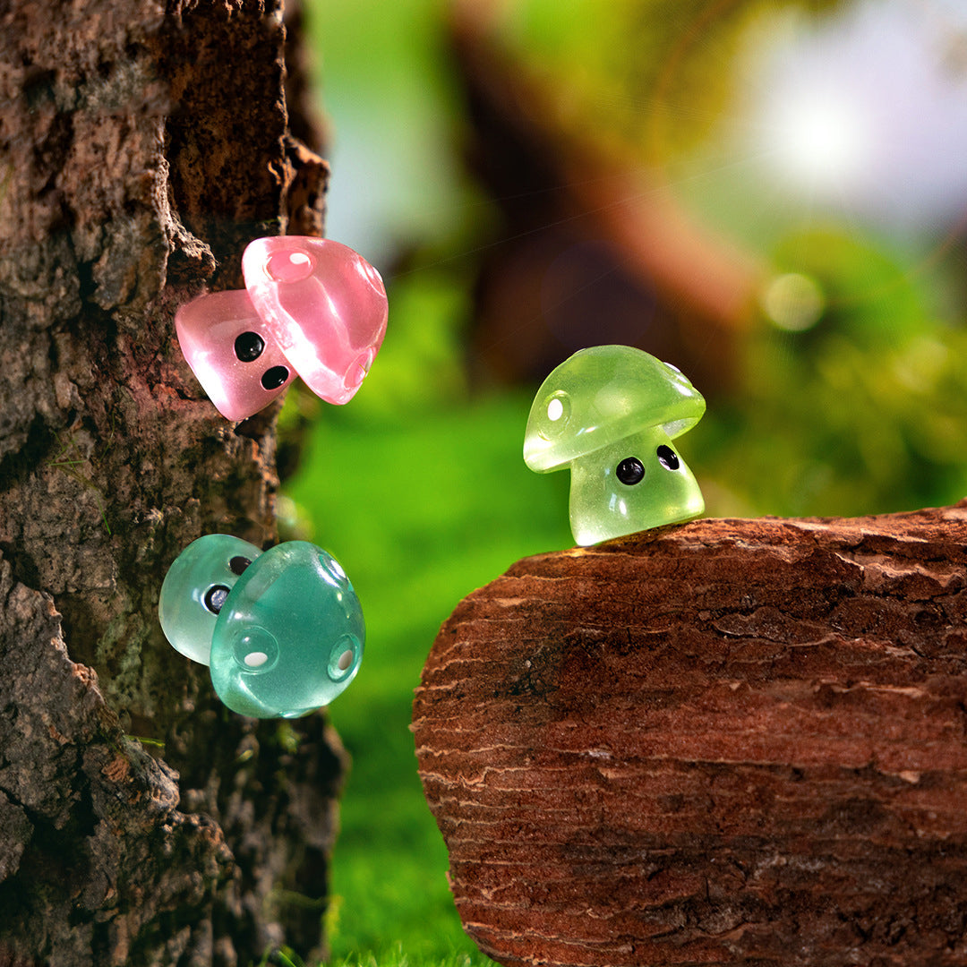 7Pcs Mini Glitter Mushroom Figurines – Resin Ornaments for Fairy Garden, Succulent Pots & DIY Decor